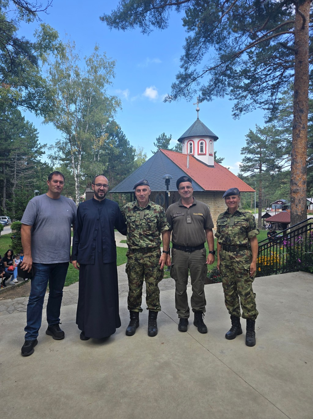 Посета команданта 126. бригаде ВОЈИН Црквеној општини&nbsp;Дивчибаре